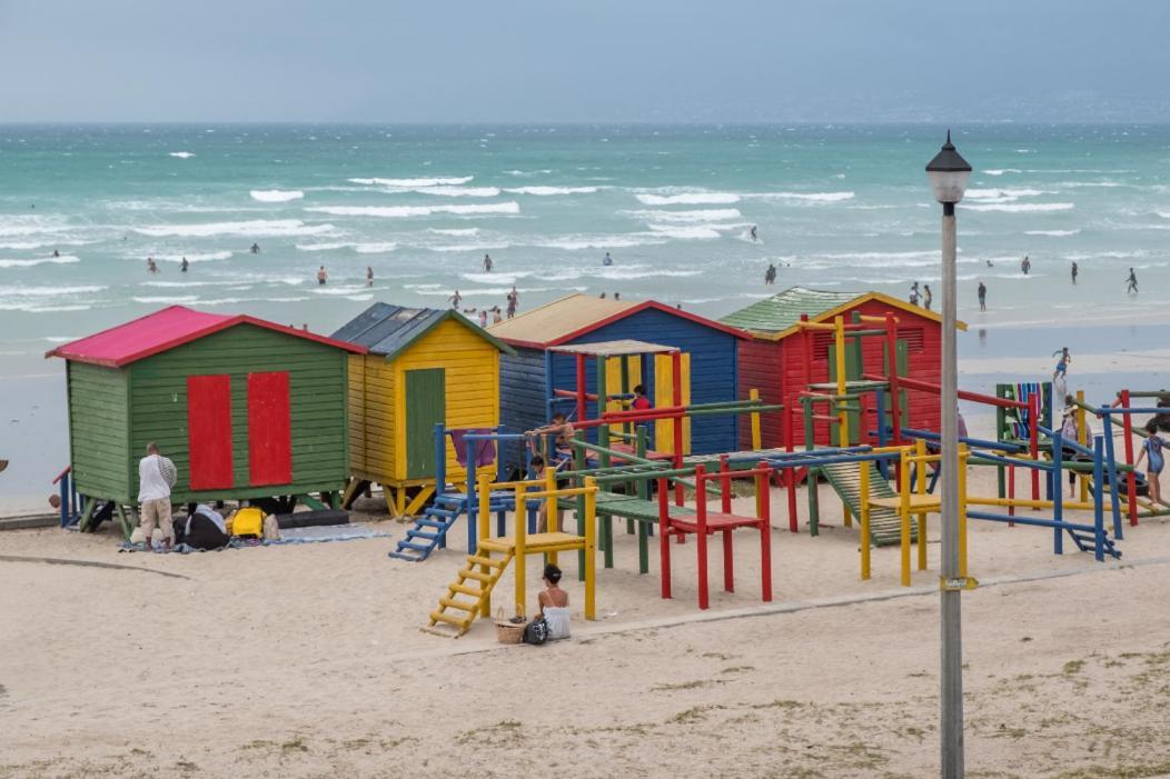 At The Beach - Muizenberg Κέιπ Τάουν Εξωτερικό φωτογραφία